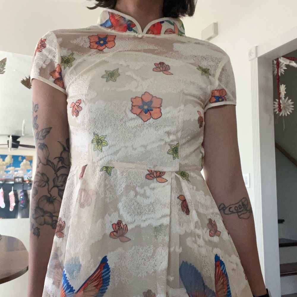 Unique Vintage Cream Dress with Multicolor Accents - Picture 3 of 6